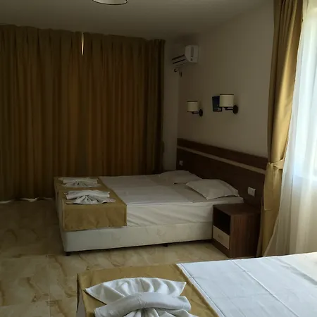 Ξενοδοχείο με διαμερίσματα Palm Deluxe