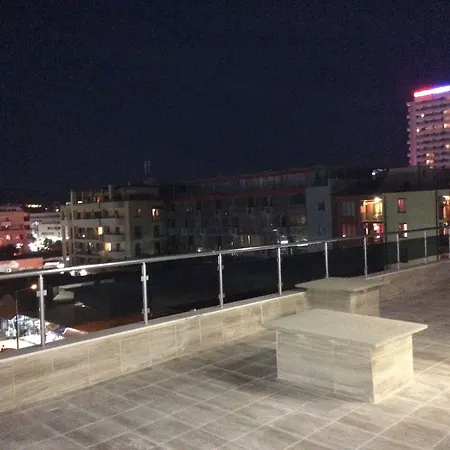 Palm Deluxe Apartahotel