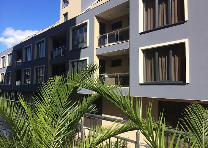 Ξενοδοχείο με διαμερίσματα Palm Deluxe Σάνι Μπιτς